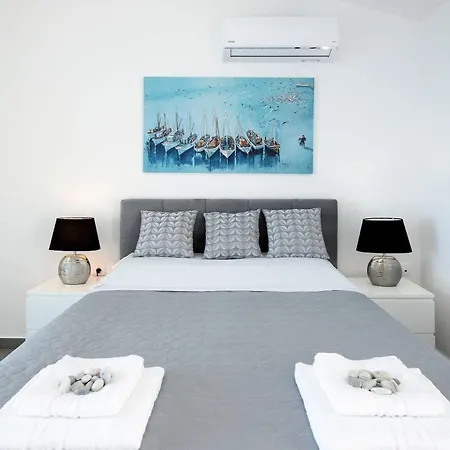 Cp 5 Bedrooms Nl Lucas Clara Villa *
