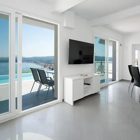 Cp 5 Bedrooms Nl Lucas Clara Villa
