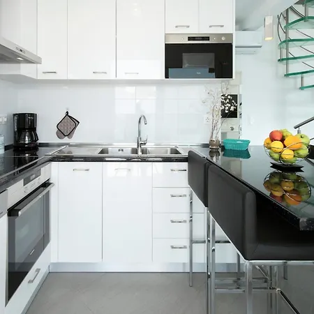 Unparalleled Luxury Awaits 5 Bedrooms Lucas & Clara Βίλα Πυργί