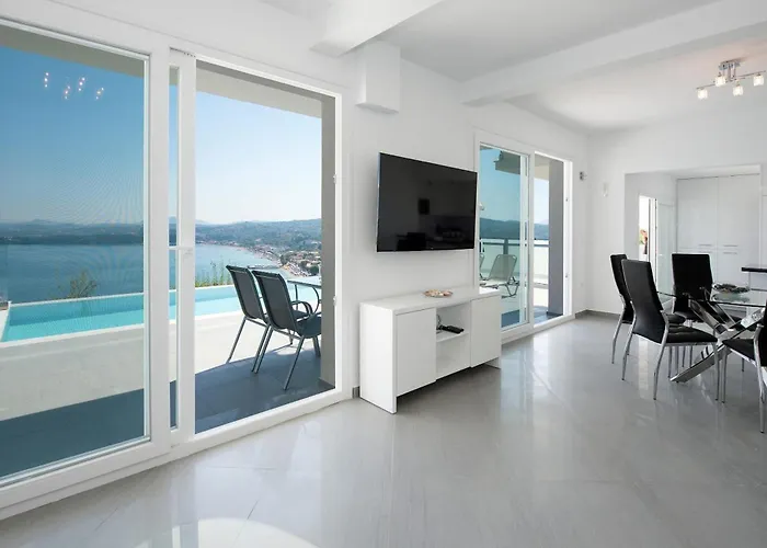 Cp 5 Bedrooms Nl Lucas Clara * Pyrgi (Corfu)