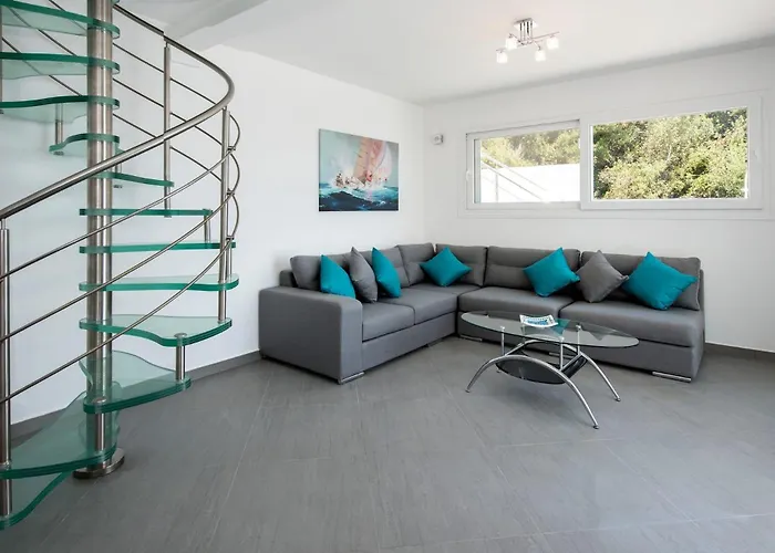 Cp 5 Bedrooms Nl Lucas Clara *